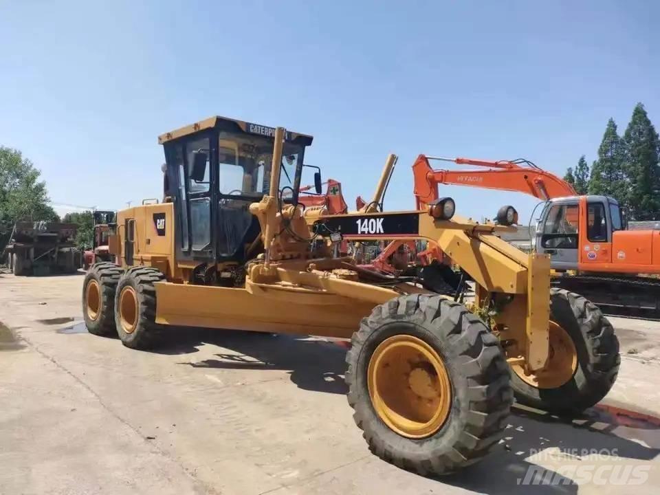 CAT 140 K Równiarki