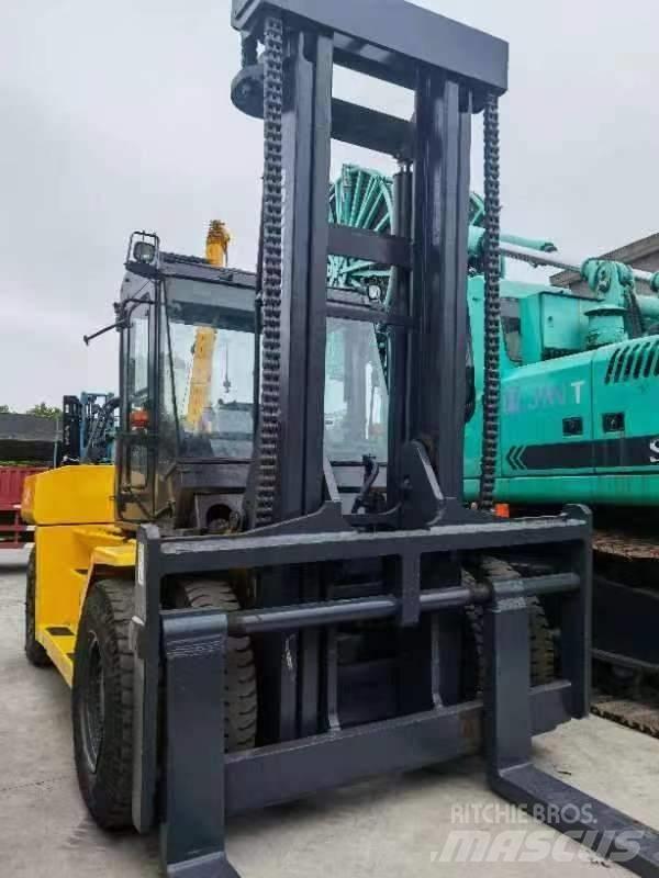 Komatsu FD 160 Wózki Diesla
