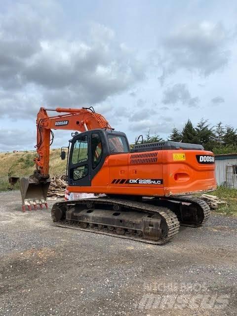 Doosan DX 225 NLC Koparki gąsienicowe