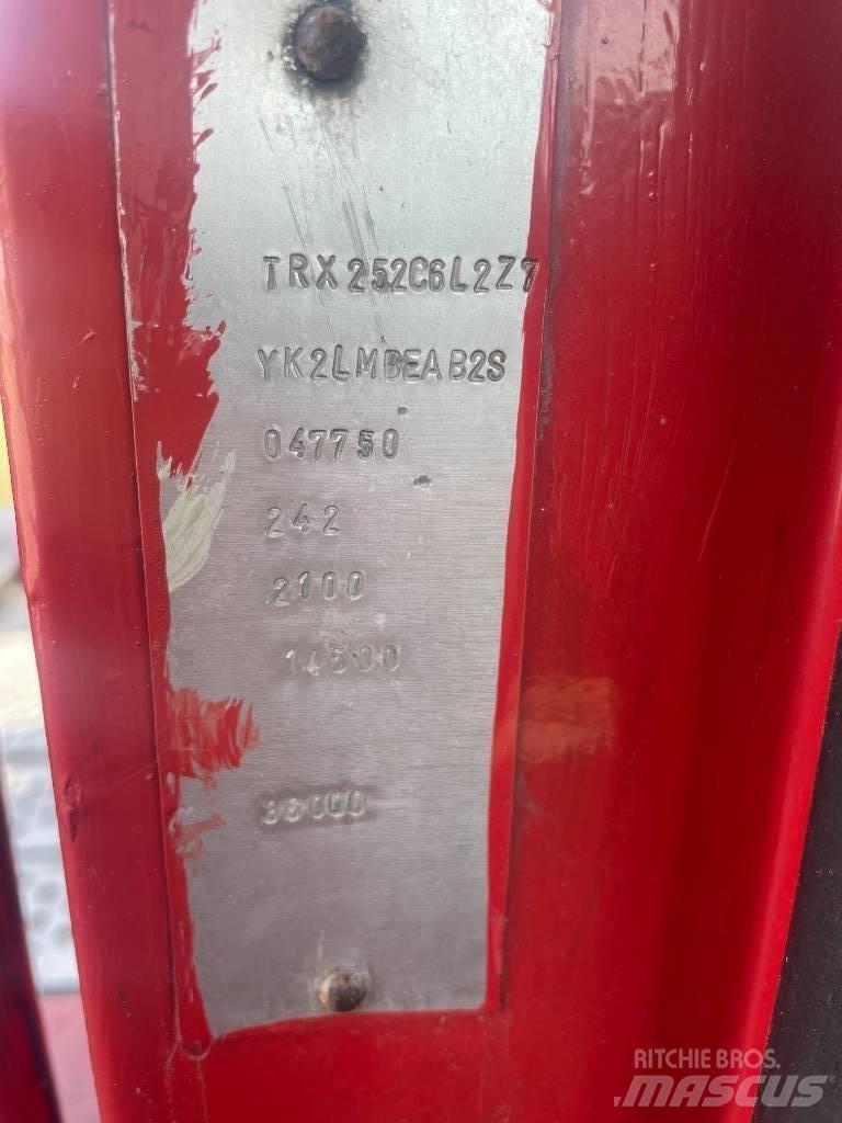 Kalmar TRX252 Ciągniki terminalowe