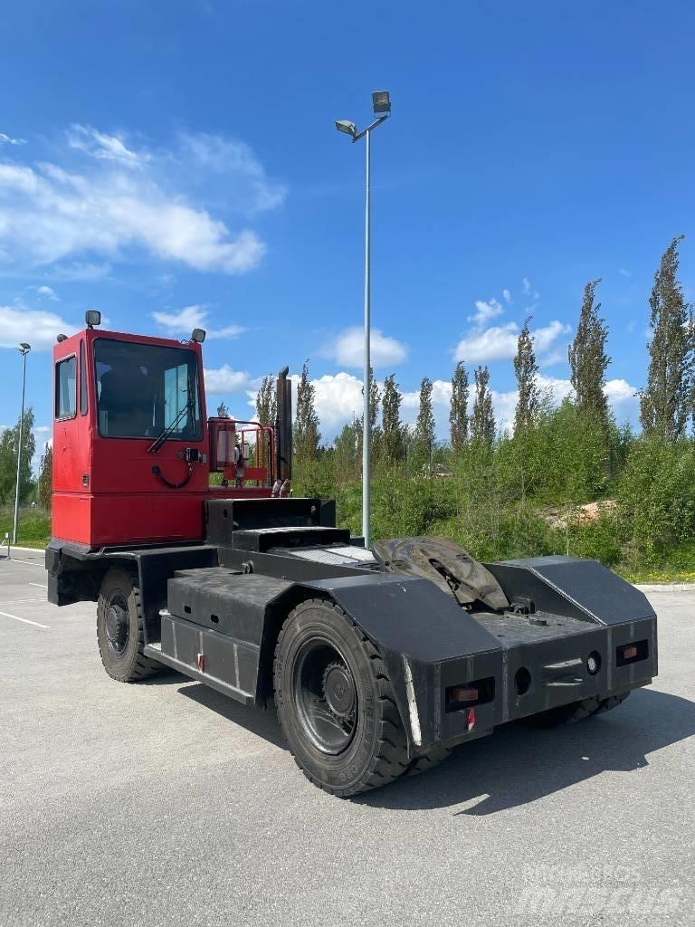 Kalmar TRX252 Ciągniki terminalowe