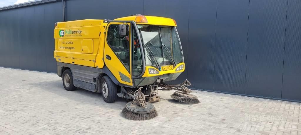 Johnston CX400 Zamiatarki - Zgarniarki - Odśnieżarki