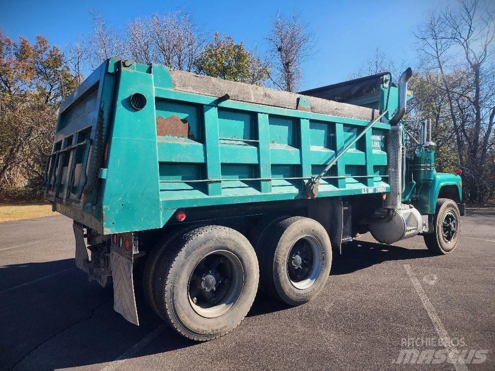 Mack 690S Wywrotki