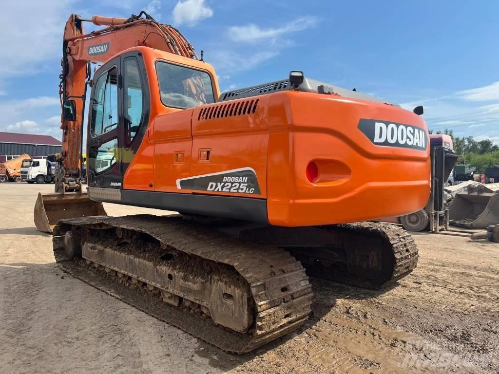 Doosan DX 225 LC Koparki gąsienicowe