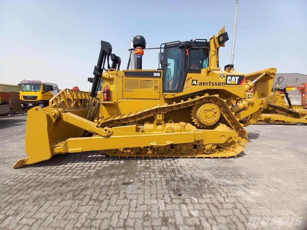 CAT D8R (Abu Dhabi) Spycharki gąsienicowe