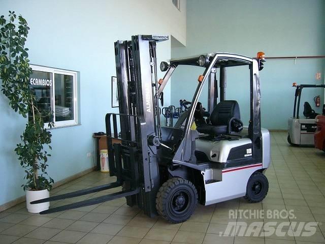 Nissan Y1D18 Wózki Diesla