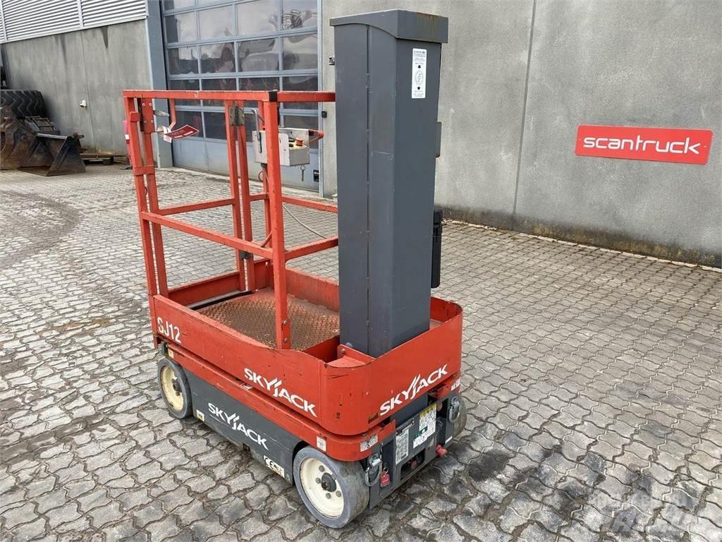 SkyJack SJ12 Podnośniki masztowe