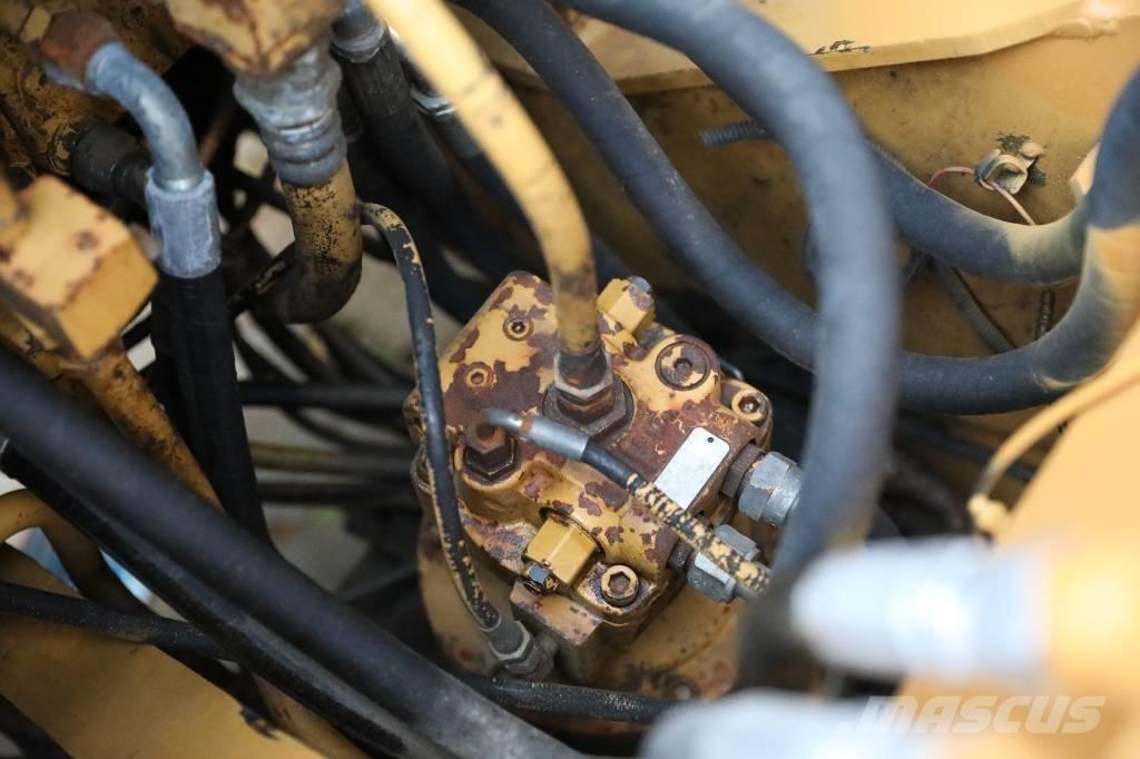 CAT E 70 B Minikoparki