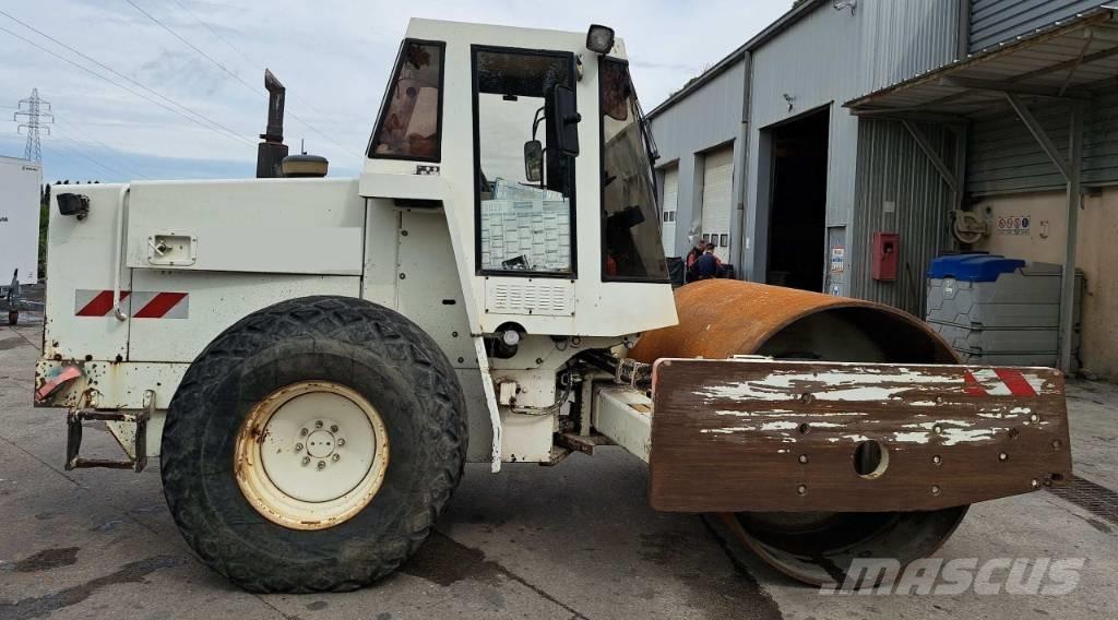 CAT CS583 C Walce jednobębnowe