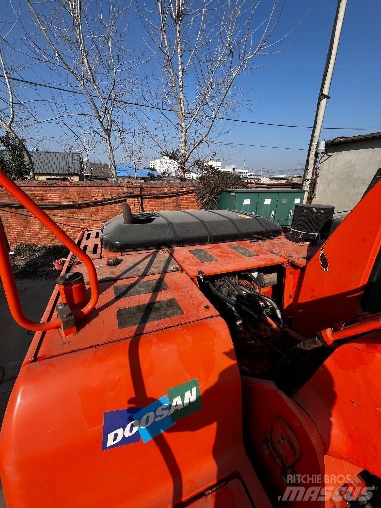 Doosan DH 225 LC-7 Koparki gąsienicowe