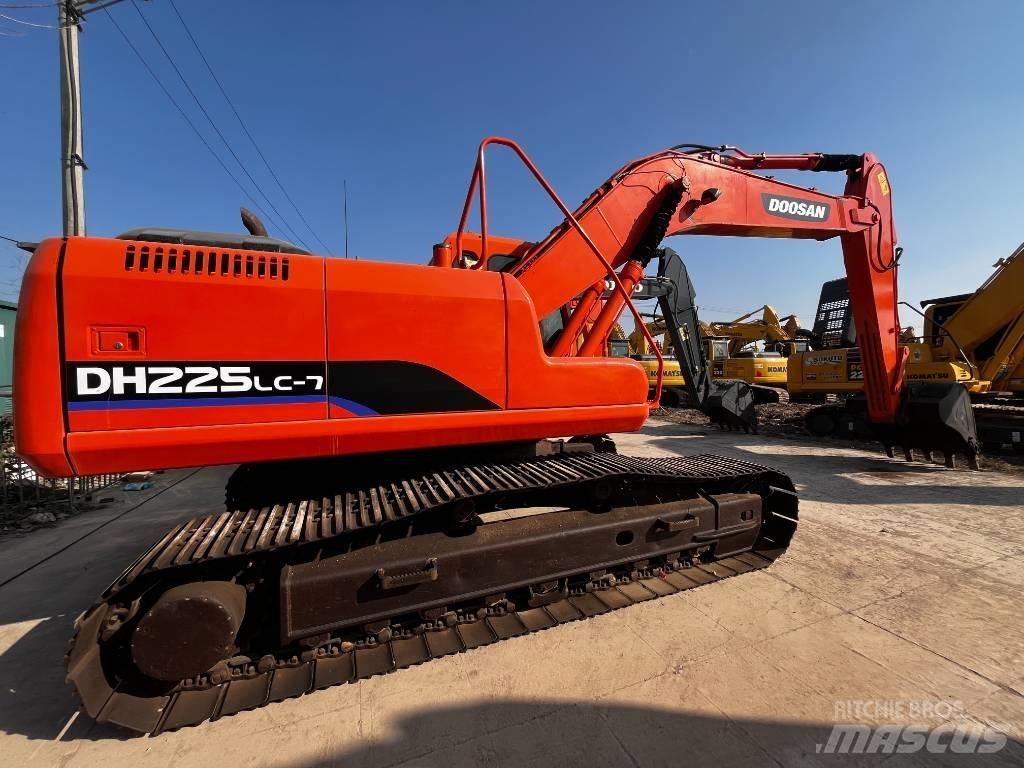 Doosan DH 225 LC-7 Koparki gąsienicowe