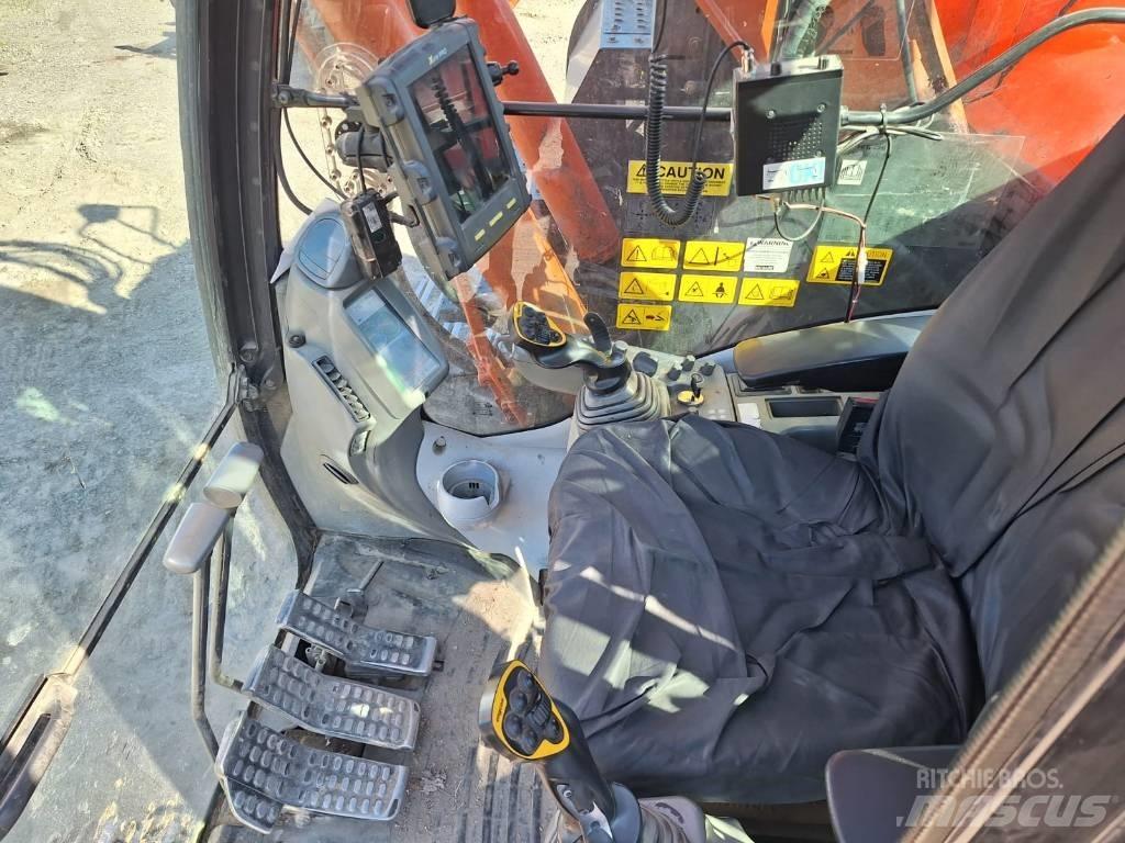 Hitachi ZX225USLC-5 Koparki gąsienicowe