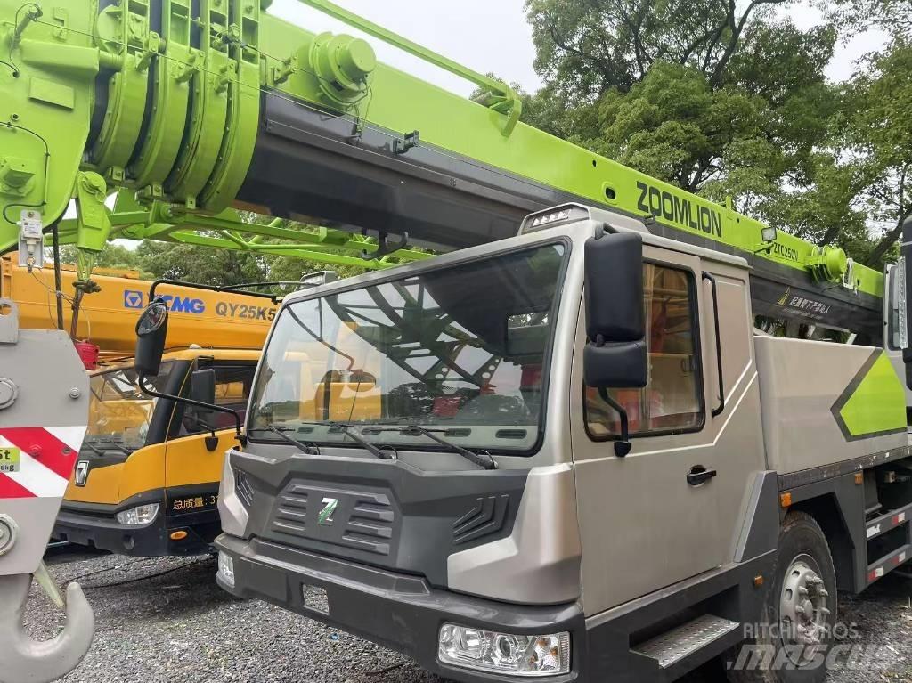 Zoomlion 25 ton Żurawie szosowo-terenowe
