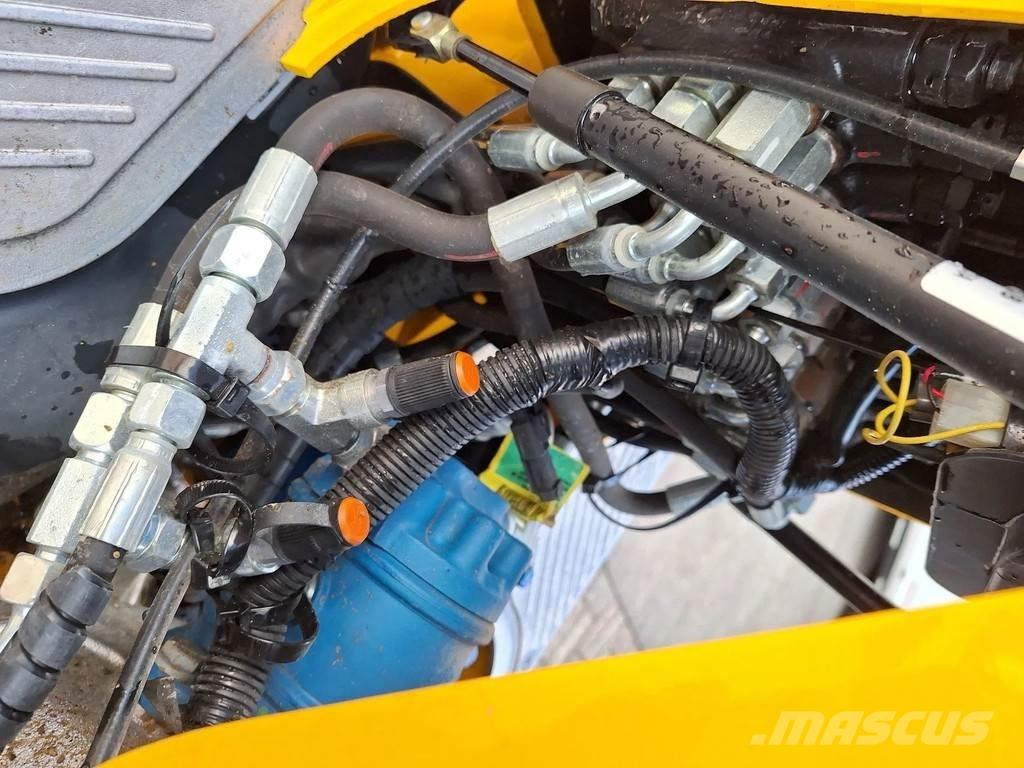 JCB 8008 CTS Minikoparki