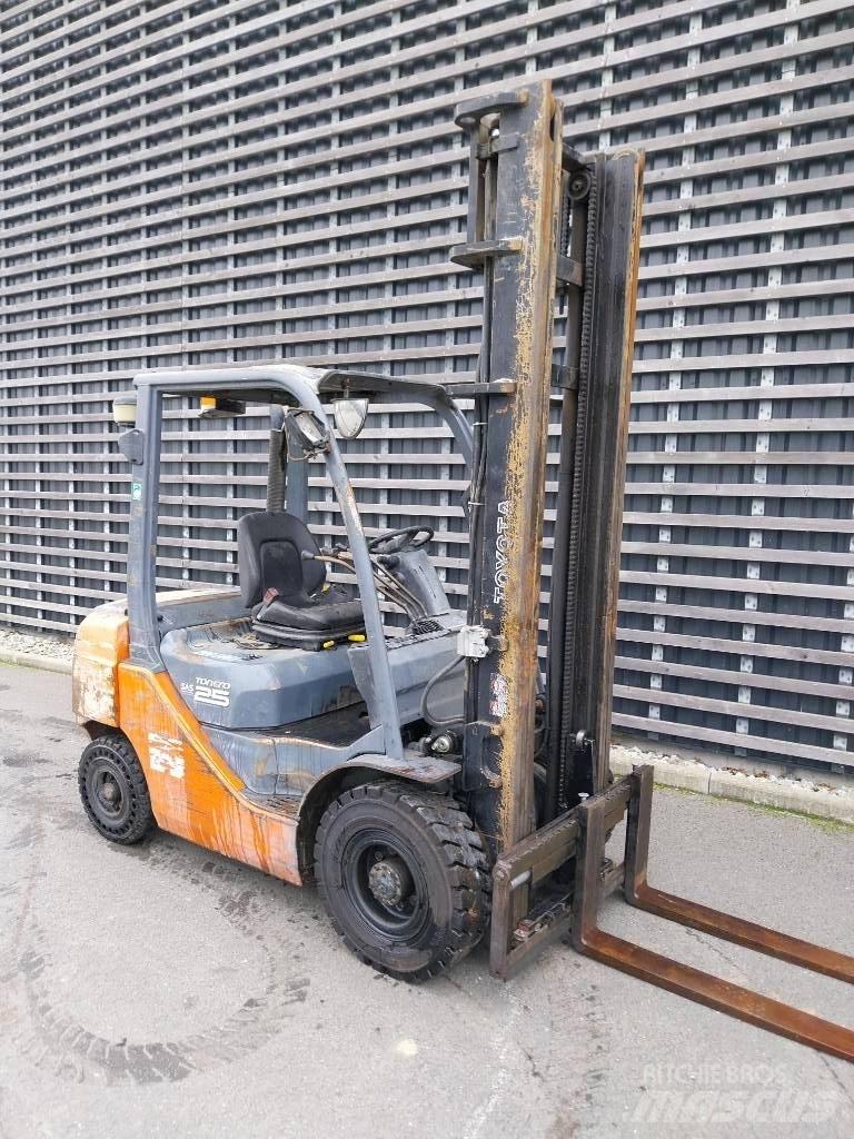 Toyota 25 Wózki Diesla