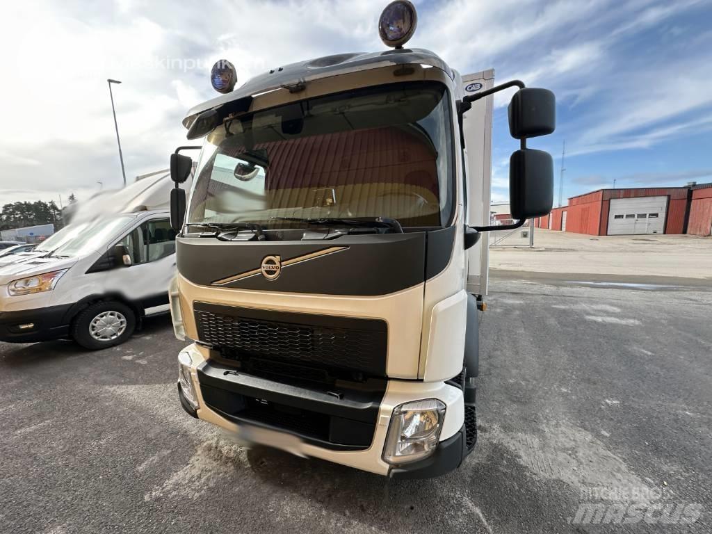 Volvo FL 210 Samochody ciężarowe ze skrzynią zamkniętą