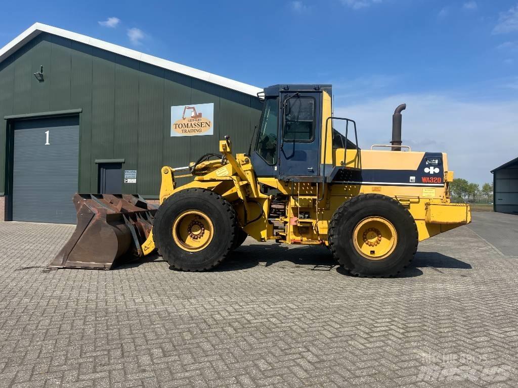 Komatsu WA 320-1 Ładowarki kołowe