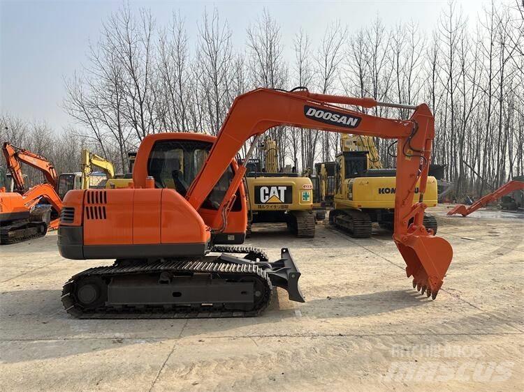 Doosan DX75 Minikoparki