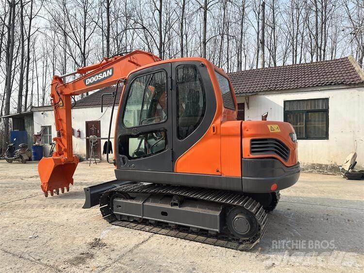 Doosan DX75 Minikoparki