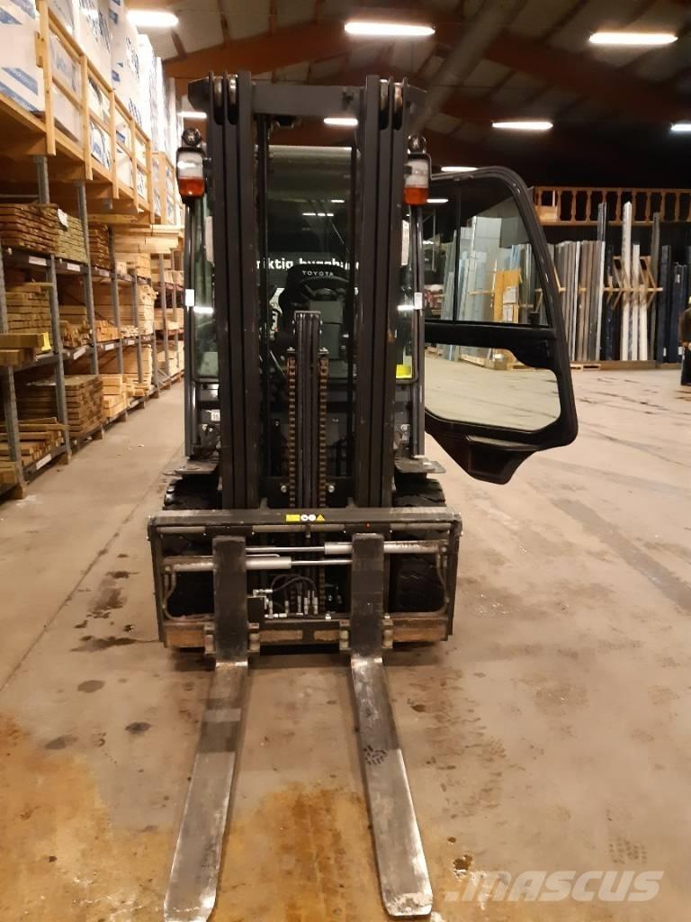 Toyota 02-8FDF30 Wózki Diesla