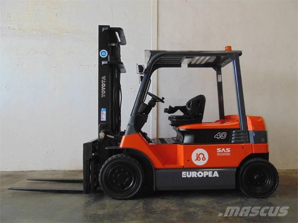 Toyota 7FBMF40 Wózki elektryczne