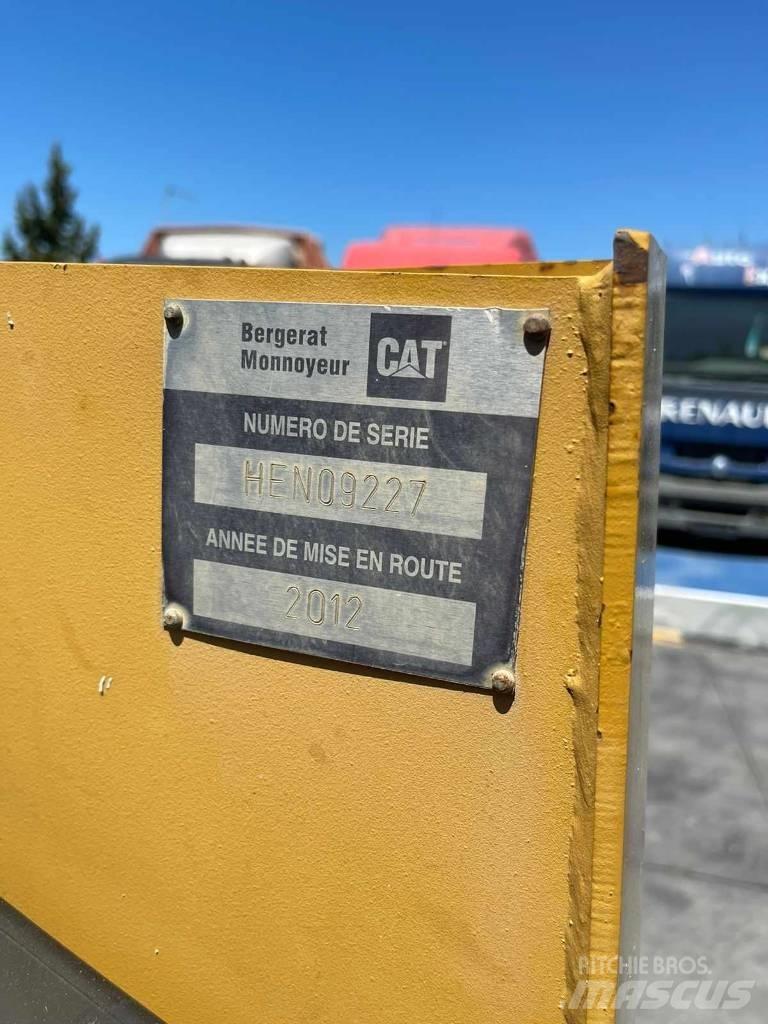 CAT 236 B Ładowarki burtowe