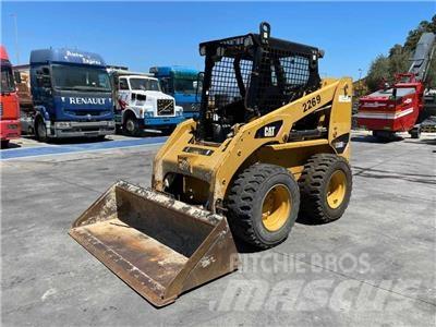 CAT 236 B Ładowarki burtowe