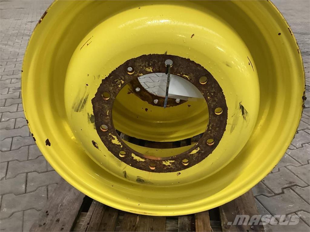 John Deere 15x30 Opony, koła i felgi