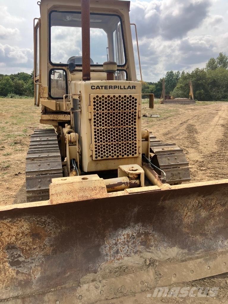 CAT D 3 B Spycharki gąsienicowe