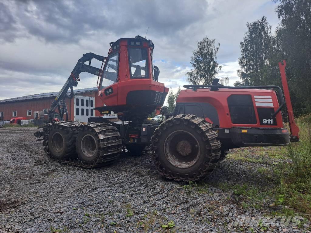 Komatsu 911 Harwestery