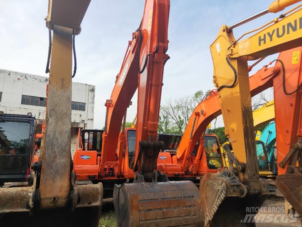 Doosan DH 215-9 Koparki gąsienicowe