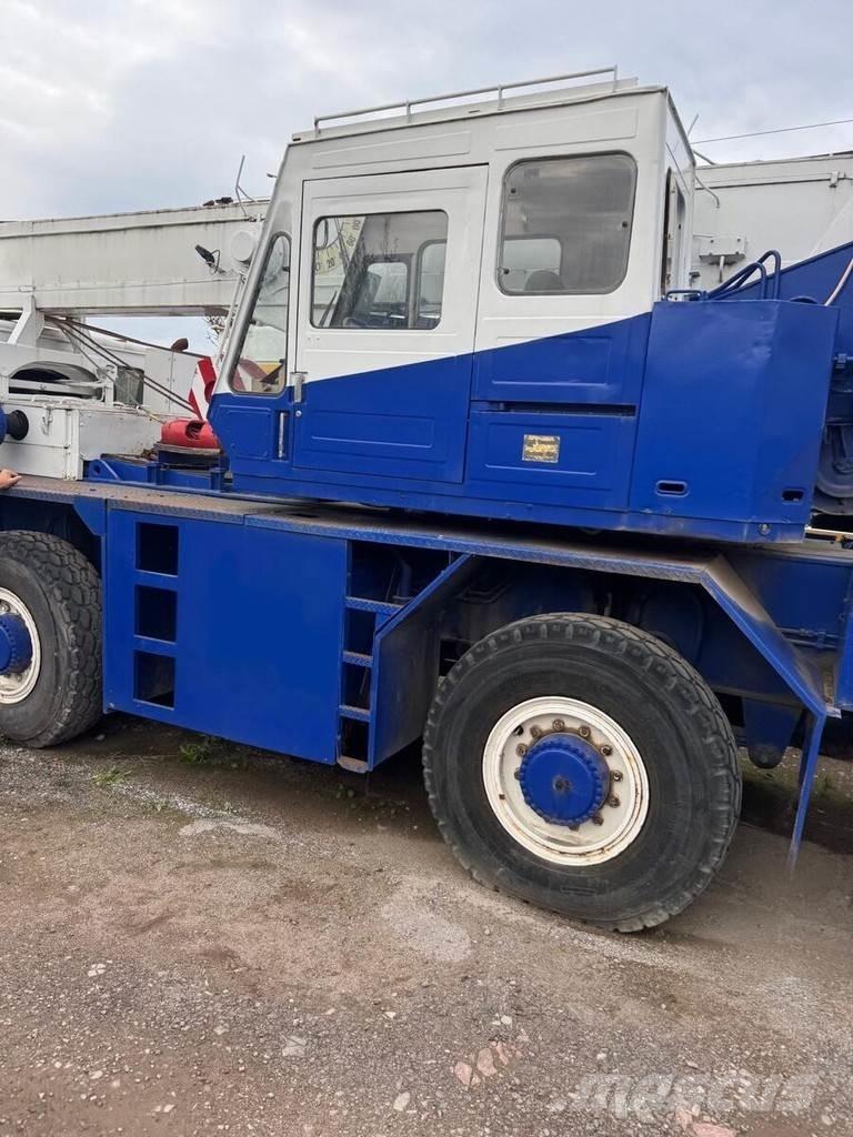 Tadano AR 300E Żurawie samochodowe
