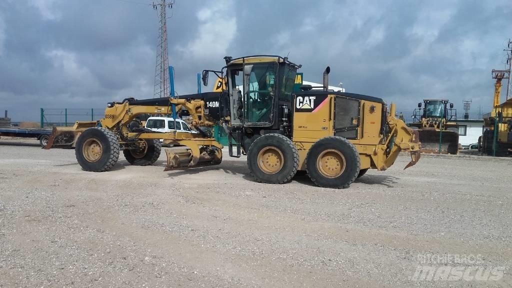 CAT 140 M Równiarki