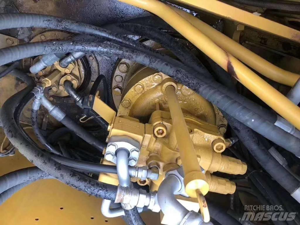 CAT 323 D Koparki gąsienicowe