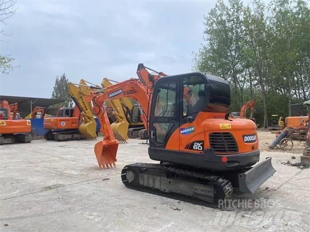 Doosan DX60 Minikoparki