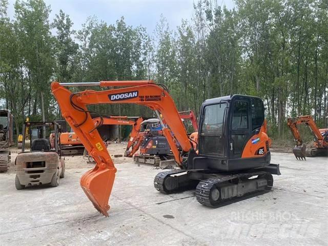 Doosan DX60 Minikoparki