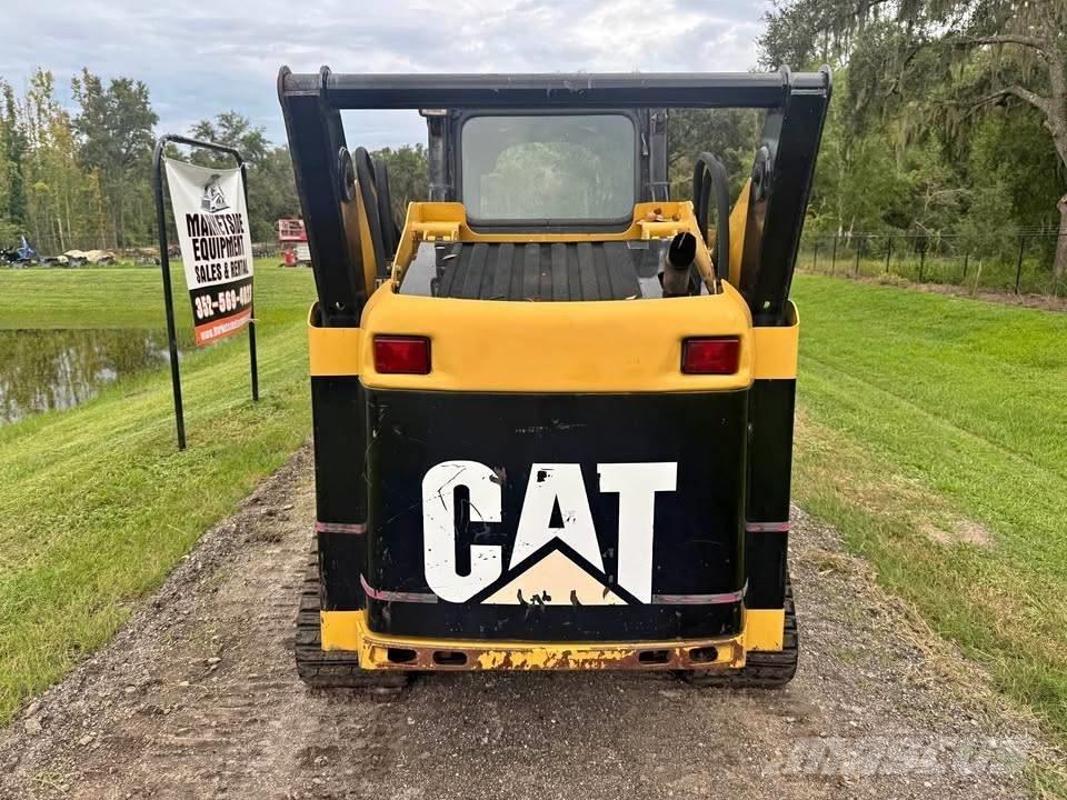 CAT 257B Ładowarki burtowe