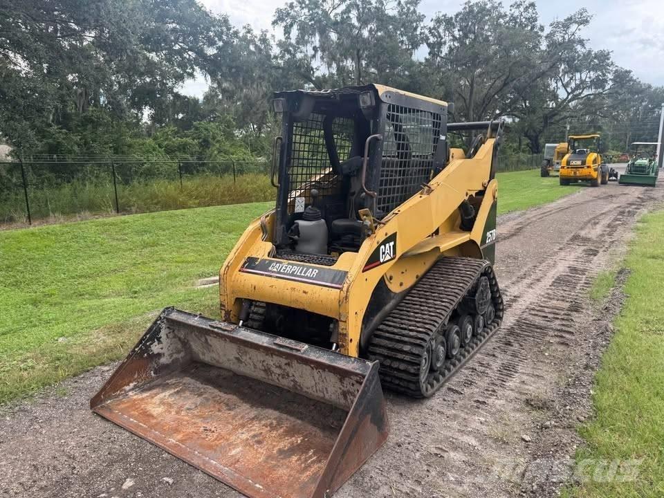 CAT 257B Ładowarki burtowe