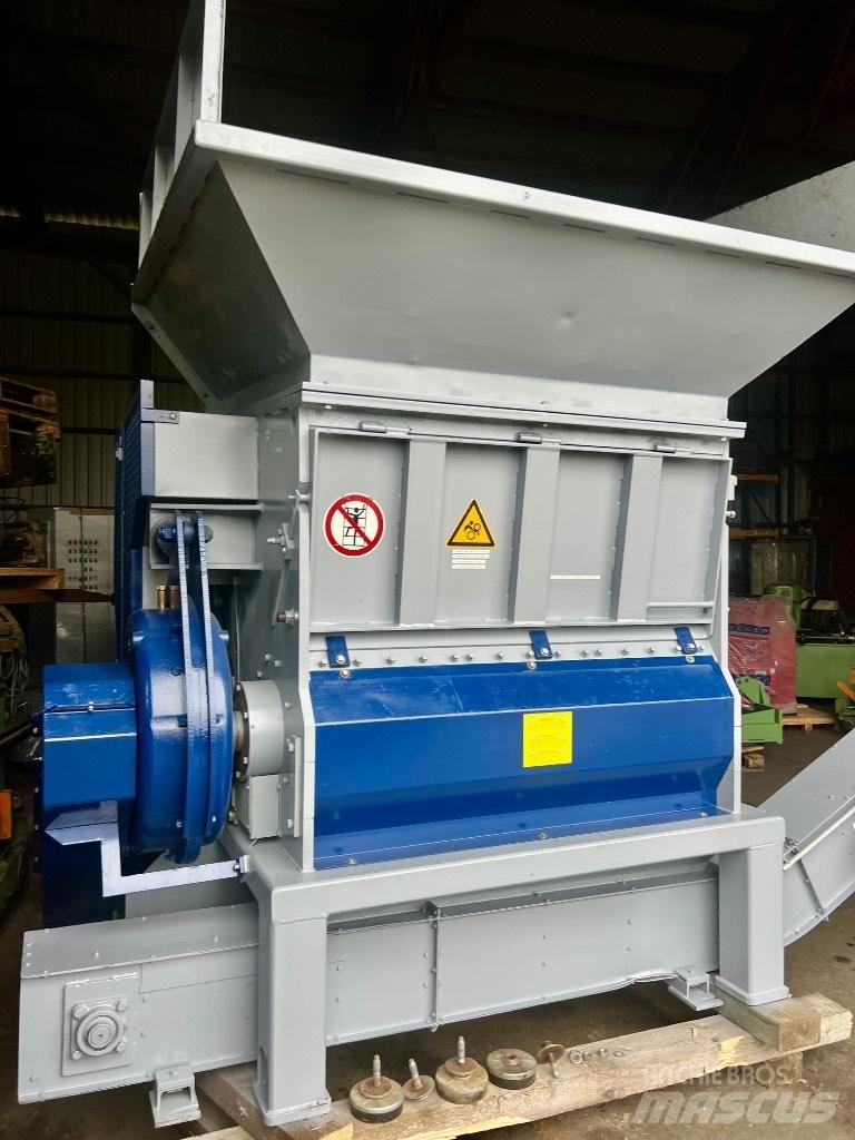 Lindner VEGA 1500 Rozdrabniacze