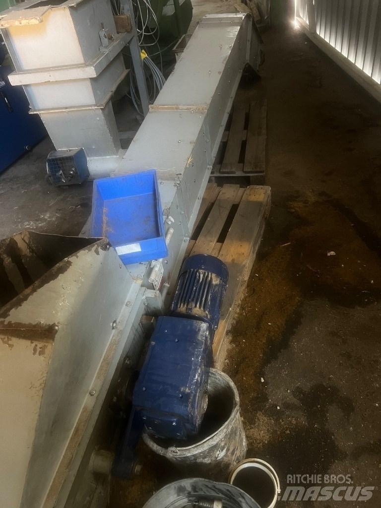Lindner VEGA 1500 Rozdrabniacze