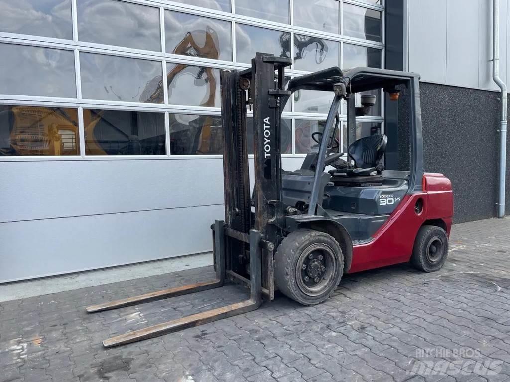 Toyota 02-8DF30 Wózki widłowe inne