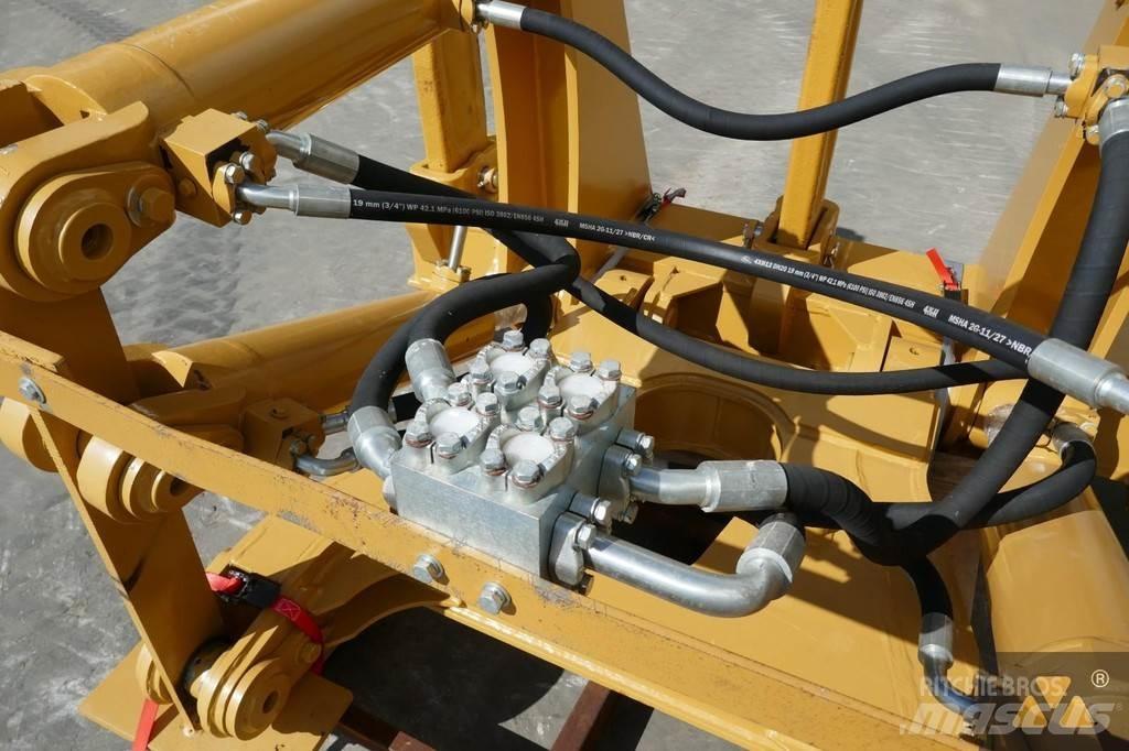 CAT D7E Ripper Inne akcesoria