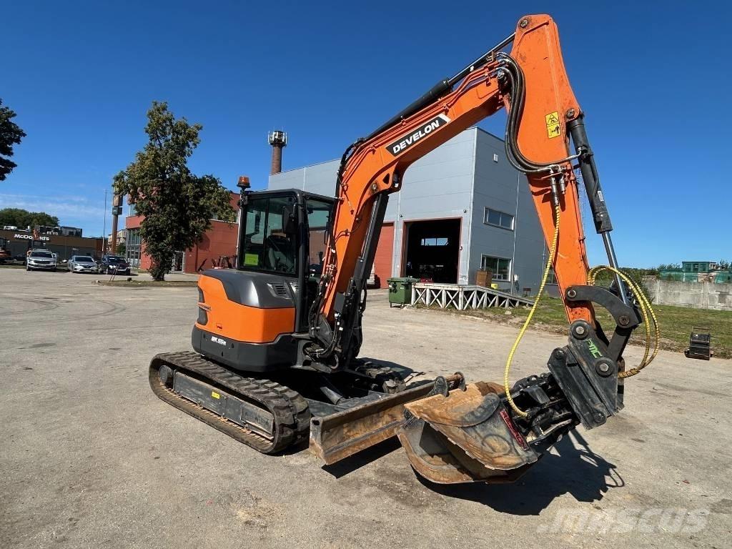 Develon DX 55 R-7 Minikoparki