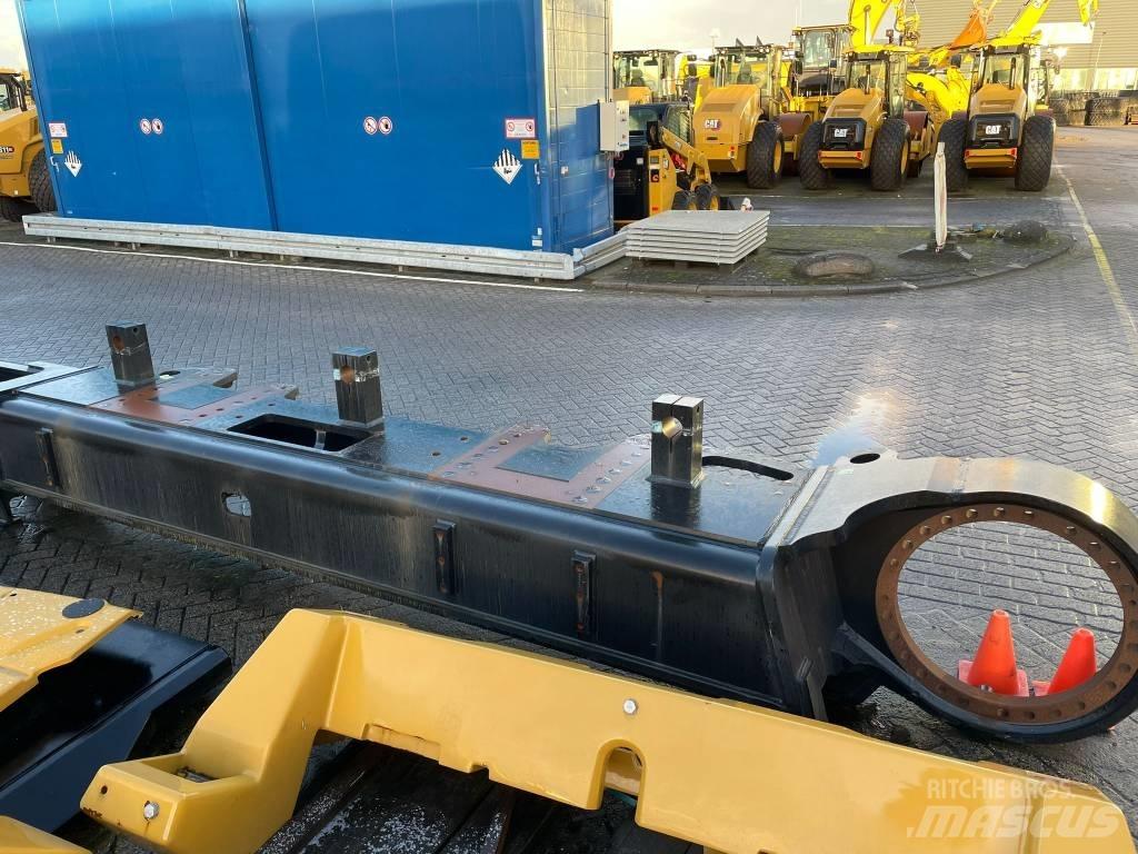 CAT 390 F L Ramy i zawieszenie
