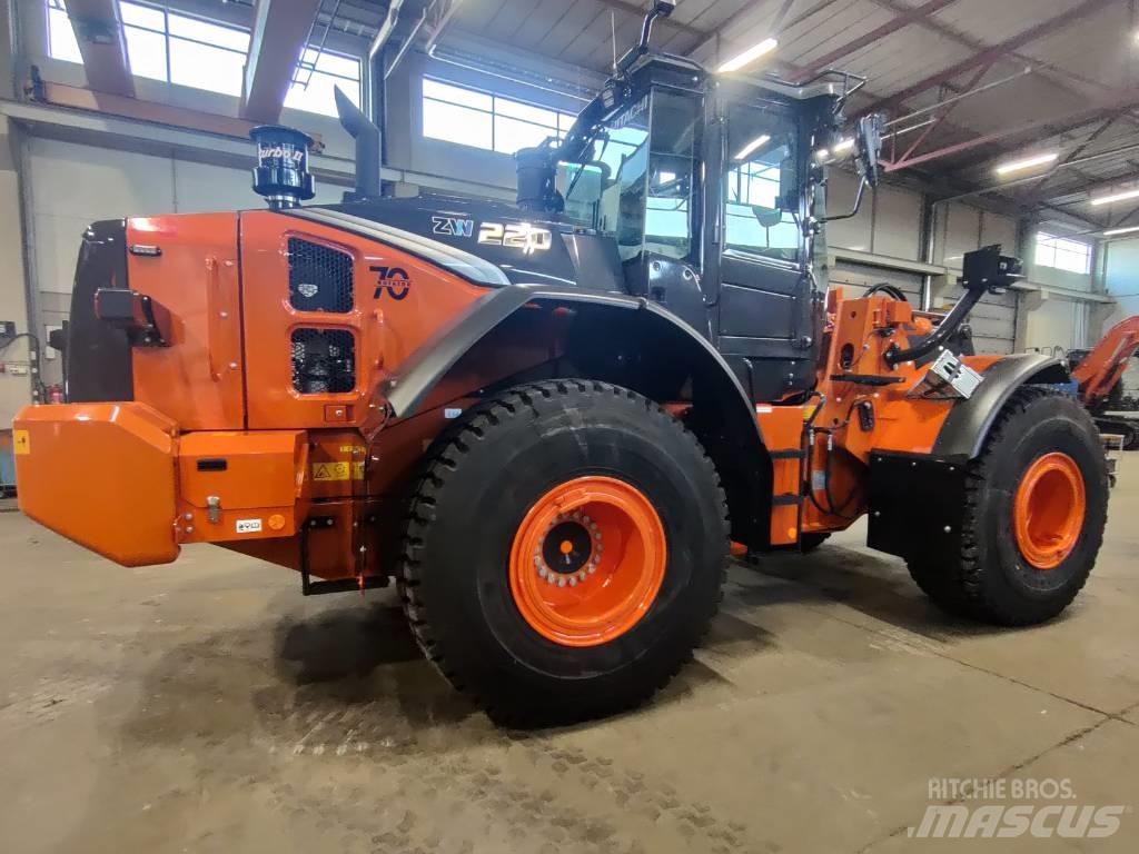 Hitachi ZW220-7 Ładowarki kołowe