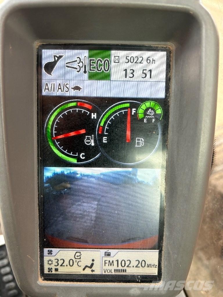 Hitachi ZX 135 US-6 Koparki gąsienicowe