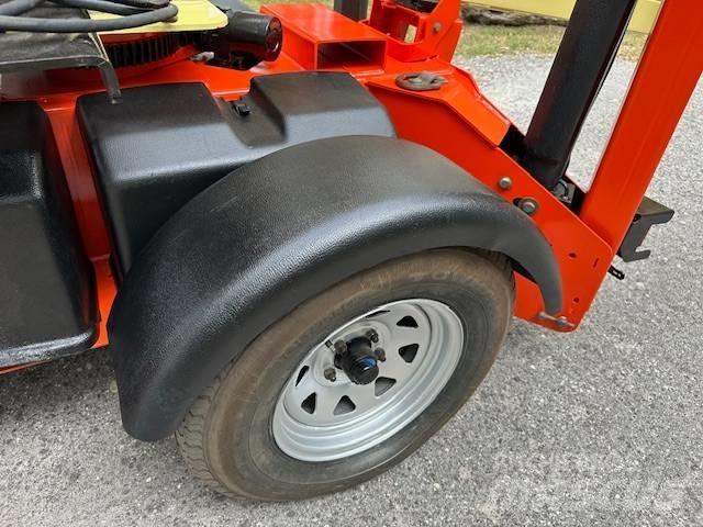 JLG T 350 Podnośniki na przyczepach