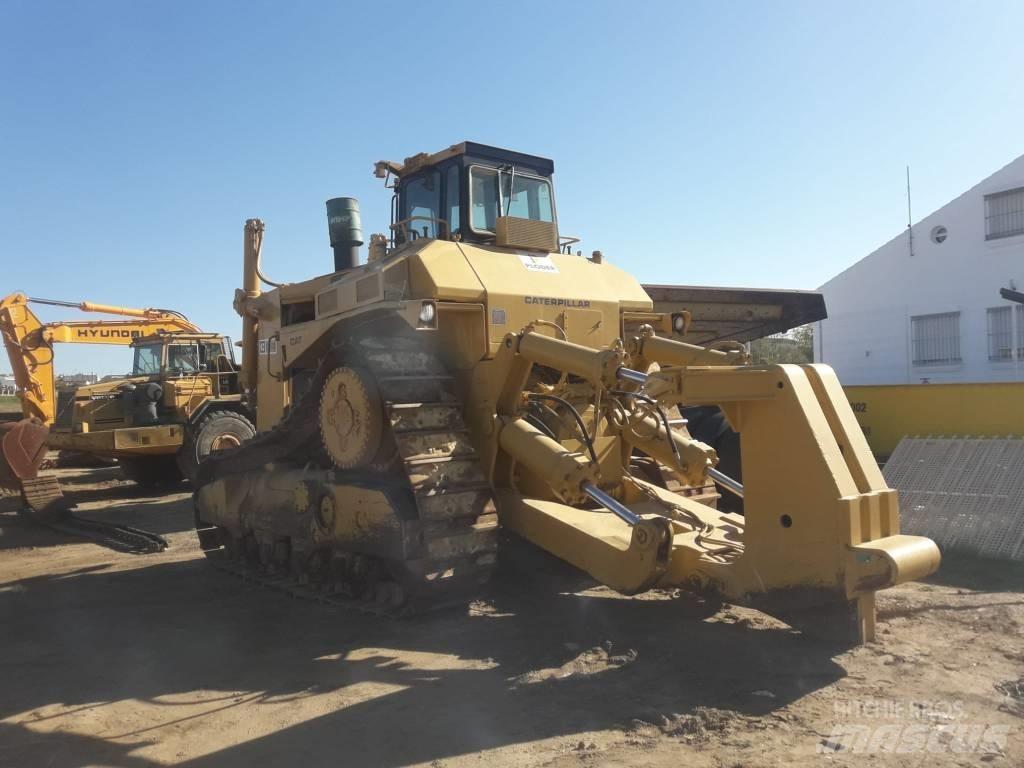 CAT D 10 Spycharki gąsienicowe