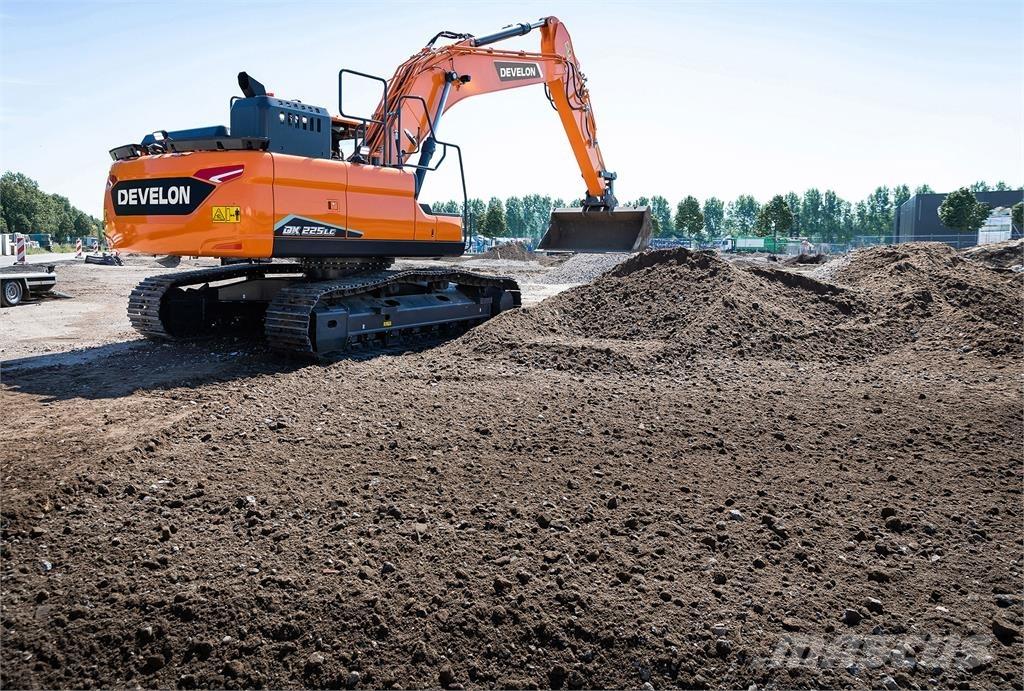 Develon DX225LC-7 Koparki gąsienicowe