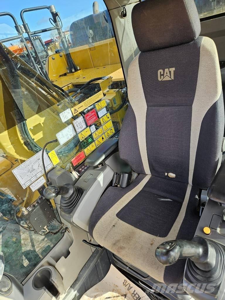CAT 326 F L Koparki gąsienicowe